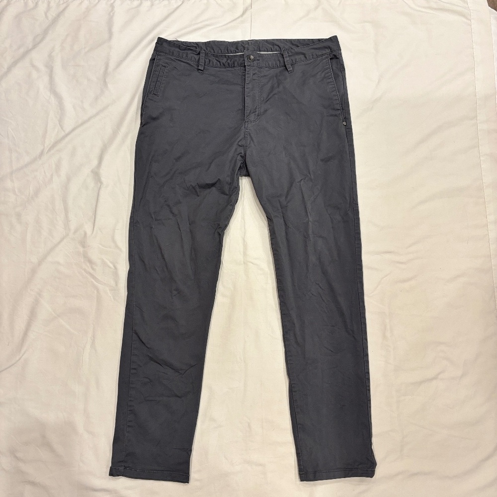 Vuori Men’s Slim Fit Chino Pants Gray Size 36 Style V433